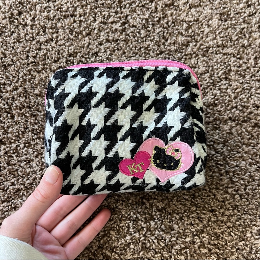 Hello Kitty pouch